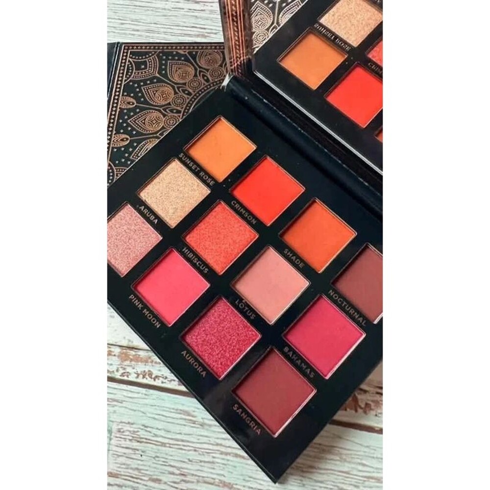 Nib Ace Beauté Scarlet Dusk Eyeshadow Palette